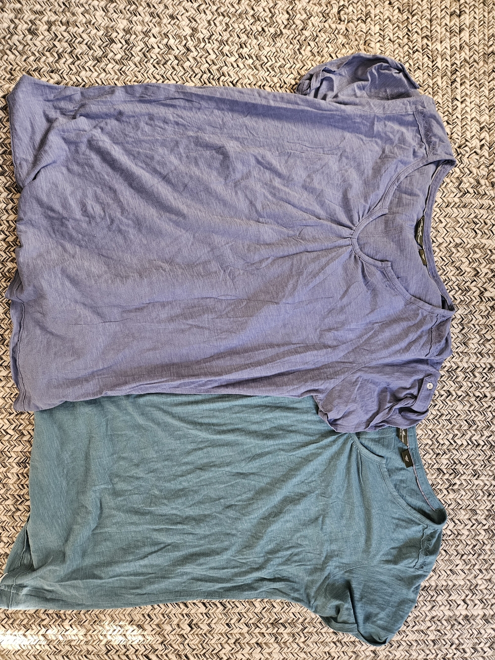 Eddie Bauer Lavender Blue and Teal Short Sleeve Women's Tops - Set of 2 TXL